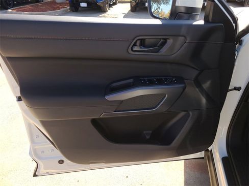 New 2025 Nissan Pathfinder Rock Creek image 16