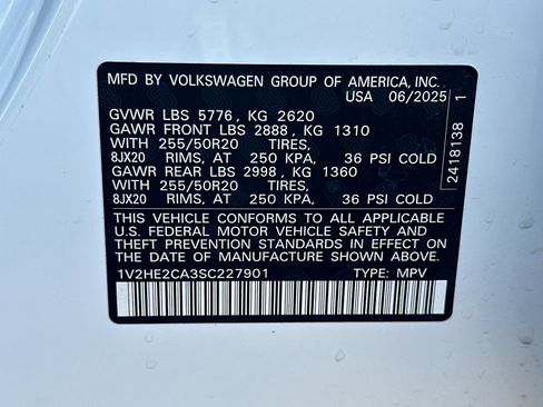 Used 2025 Volkswagen Atlas Cross Sport SE image 28