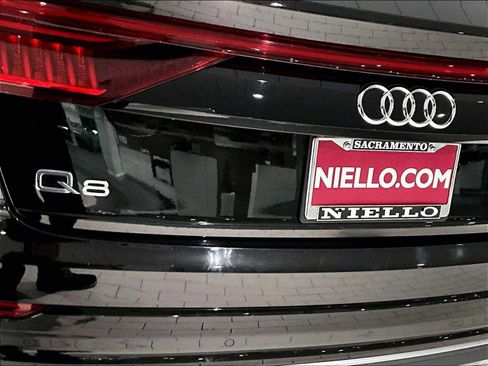 Used 2022 Audi Q8 Premium Plus w/ Premium Plus Package image 37