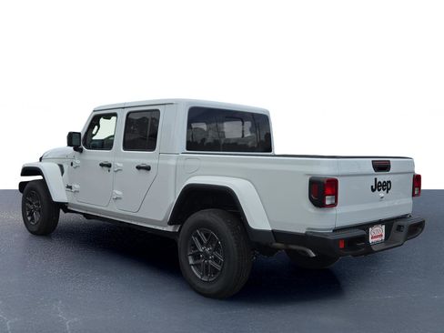 New 2025 Jeep Gladiator Sport image 7