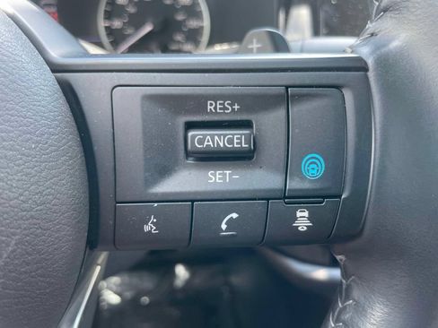 Used 2025 Nissan Pathfinder SV AWD/4WD image 24