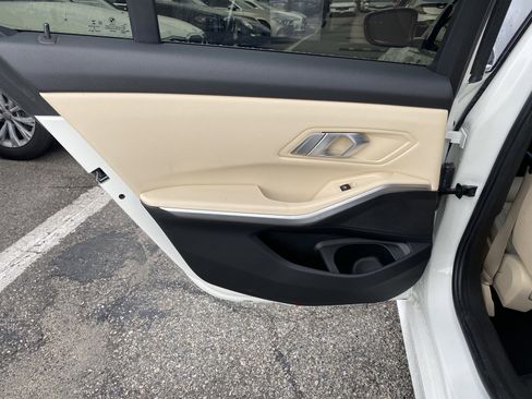 Used 2019 BMW 330i Sedan w/ Convenience Package image 18