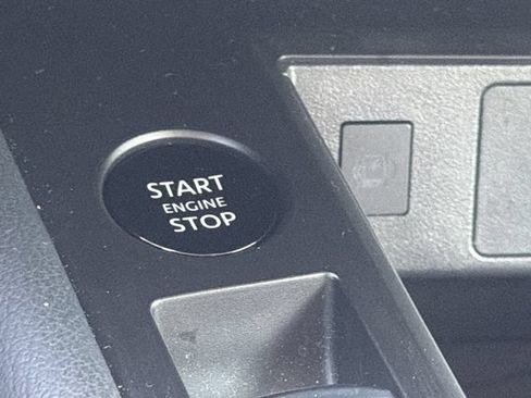 Used 2025 Nissan Kicks SR FWD image 21