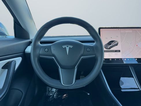Used 2020 Tesla Model 3 Performance image 11