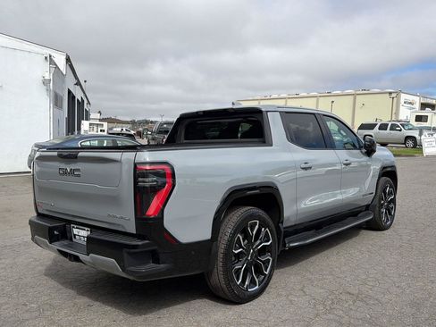 Used 2024 GMC Sierra EV Denali AWD/4WD image 4
