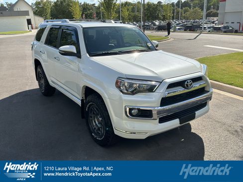 Used 2017 Toyota 4Runner Limited AWD/4WD image 1