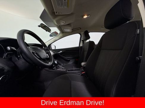 Used 2018 Ford Focus SE FWD image 6