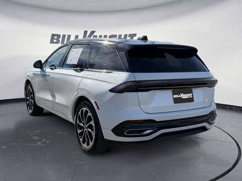 Used 2024 Lincoln Nautilus Reserve w/ Equipment Group 202A image 3