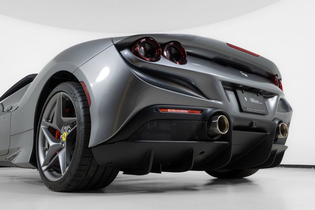 Used 2022 Ferrari F8 Tributo RWD image 19
