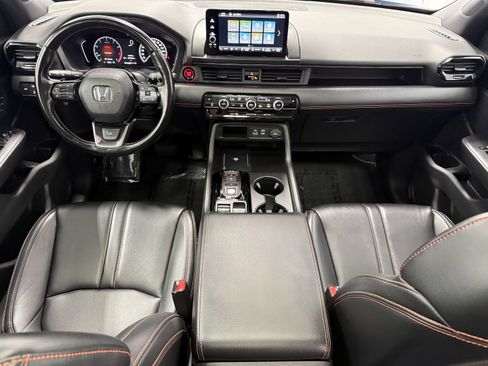 Used 2023 Honda Pilot TrailSport image 14