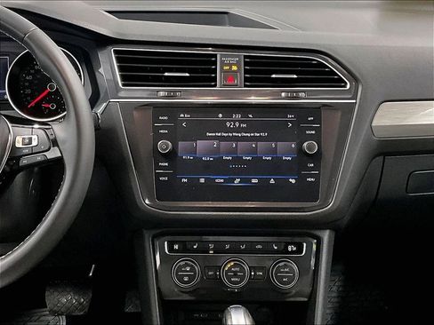 Used 2021 Volkswagen Tiguan SE AWD/4WD image 18