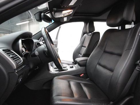 Used 2020 Jeep Grand Cherokee Limited image 13