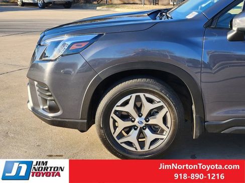 Used 2024 Subaru Forester Premium image 9
