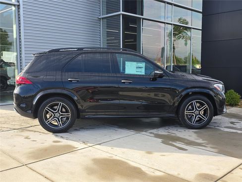 Used 2025 Mercedes-Benz GLE 350 4MATIC image 2