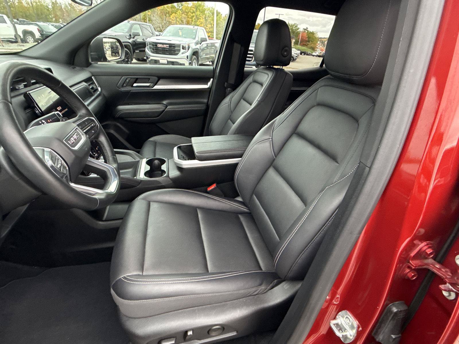 Used 2026 GMC Terrain Elevation w/ Elevation Premium Package AWD/4WD image 11