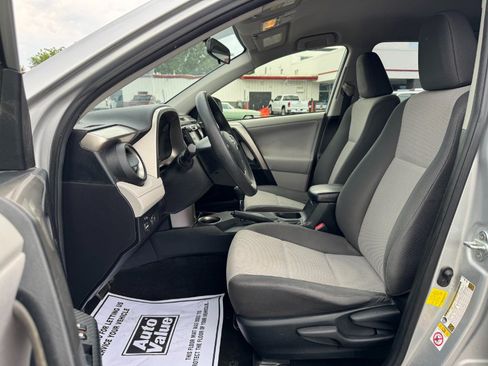Used 2013 Toyota RAV4 LE FWD image 15