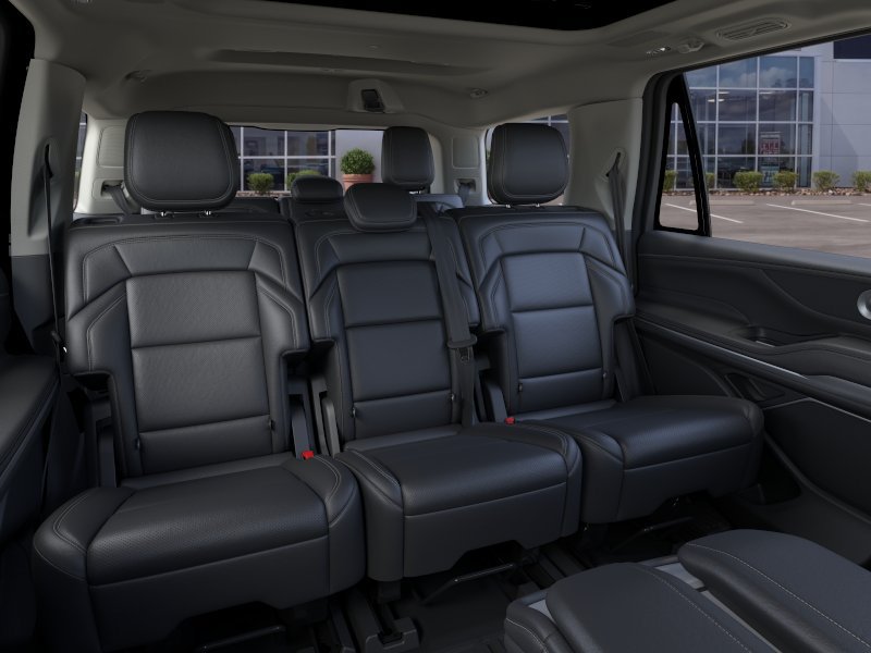 New 2025 Lincoln Navigator Reserve AWD/4WD image 11