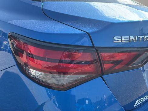 Used 2025 Nissan Sentra SV FWD image 11