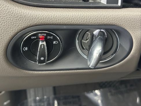 Certified 2026 Porsche Macan Turbo AWD/4WD image 27