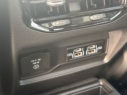 New 2025 Jeep Grand Cherokee L Limited w/ Luxury Tech Group II image 18