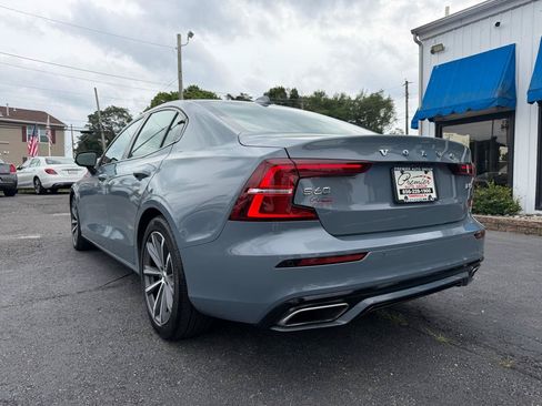 Used 2022 Volvo S60 B5 Momentum w/ Premium Package AWD/4WD image 7
