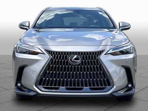 Used 2025 Lexus NX 250 FWD w/ Towing Package (2000 Lbs) image 4