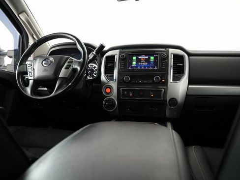 Used 2019 Nissan Titan PRO-4X AWD/4WD image 9