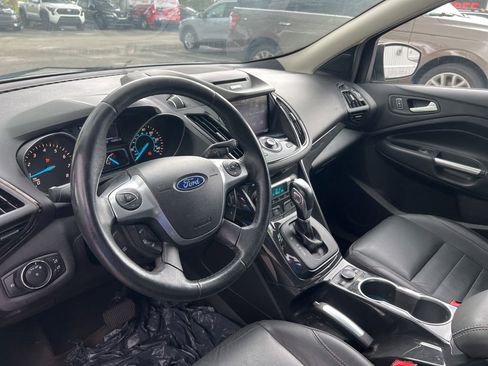 Used 2014 Ford Escape Titanium FWD image 9