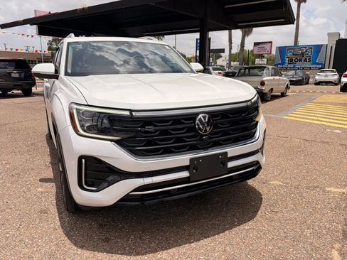 Used 2024 Volkswagen Atlas SEL Premium R-Line AWD/4WD image 6