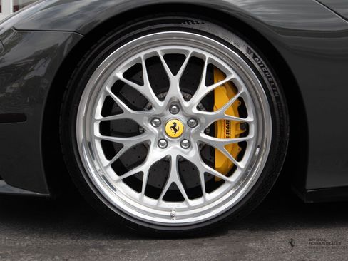 Used 2014 Ferrari F12 Berlinetta RWD image 11