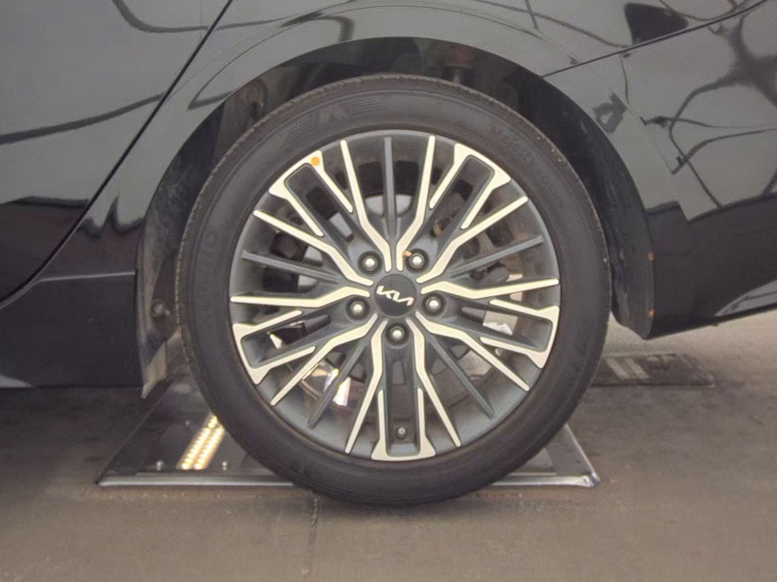 Used 2023 Kia Forte GT-Line w/ GT-Line Premium Package FWD image 18