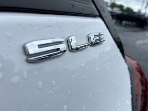 Used 2022 GMC Terrain SLE image 36