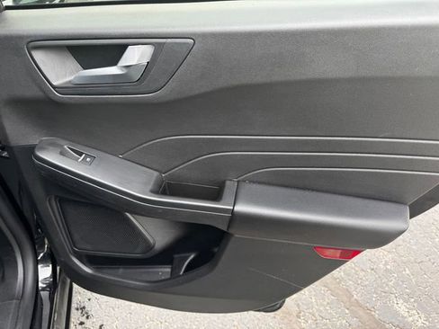 Used 2025 Ford Escape ST-Line image 15