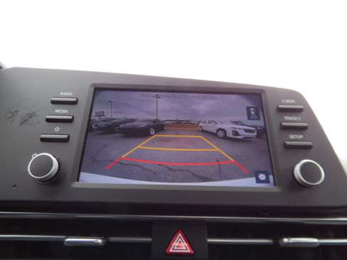 Used 2021 Hyundai Elantra SEL image 22