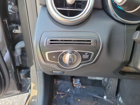 Certified 2022 Mercedes-Benz GLC 300 image 31