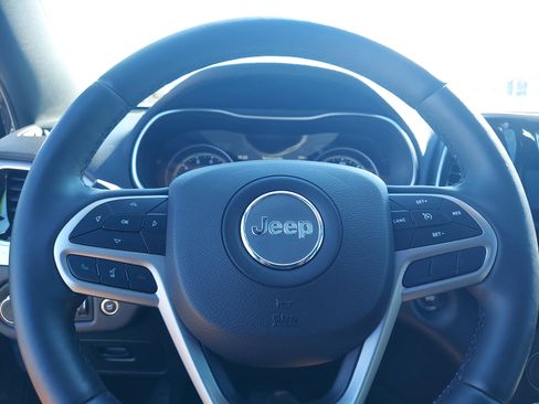 Certified 2019 Jeep Cherokee High Altitude image 20