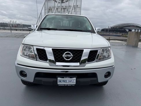 Used 2016 Nissan Frontier SL w/ Moonroof Package AWD/4WD image 8