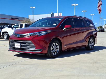 Used 2021 Toyota Sienna LE