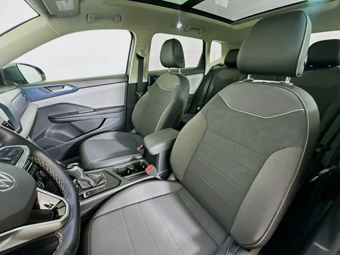 Used 2024 Volkswagen Taos SE image 13