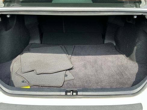 Used 2022 Toyota Camry SE FWD image 16