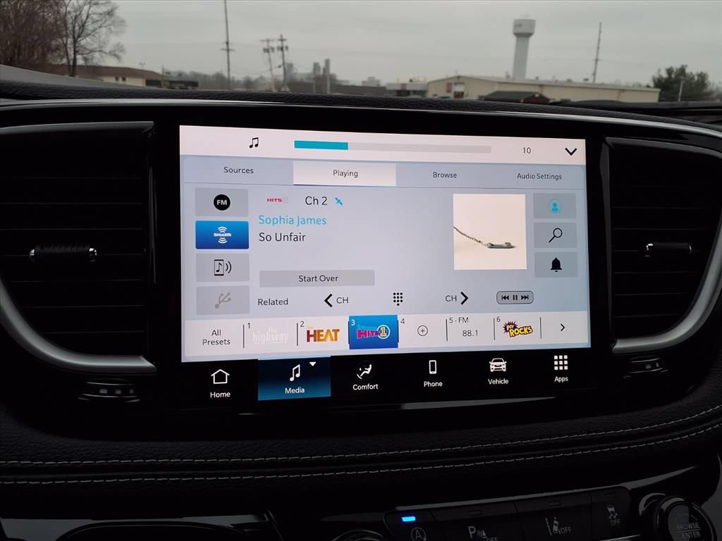 New 2026 Chrysler Pacifica Select w/ S Appearance Package FWD image 11