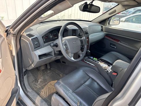 Used 2005 Jeep Grand Cherokee Limited RWD image 11