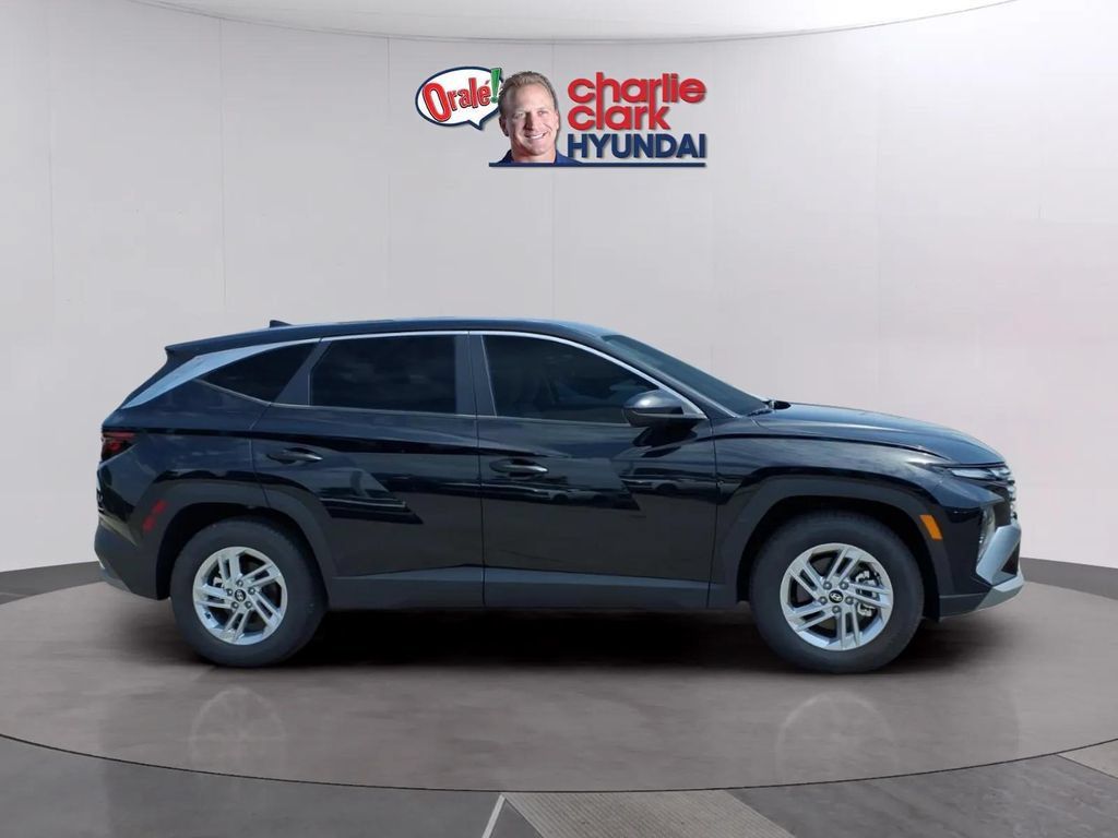 New 2026 Hyundai Tucson SE FWD image 6
