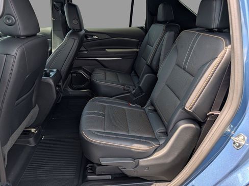 Used 2026 Chevrolet Traverse High Country w/ LPO, Floor Liner Package FWD image 32
