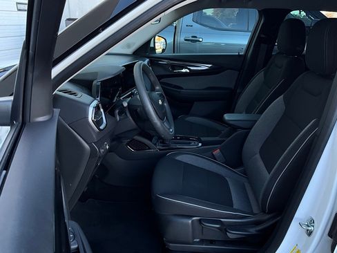 Used 2025 Chevrolet TrailBlazer LT image 9