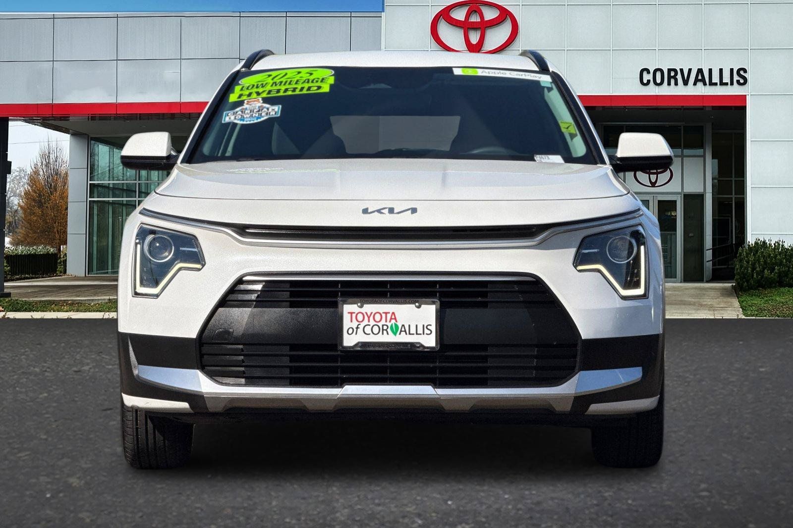 Used 2025 Kia Niro LX FWD image 9