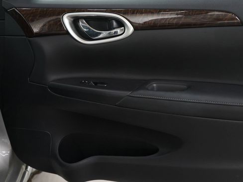 Used 2015 Nissan Sentra SL w/ SL Premium Package image 11