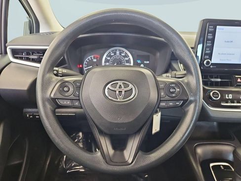 Used 2022 Toyota Corolla LE FWD image 14