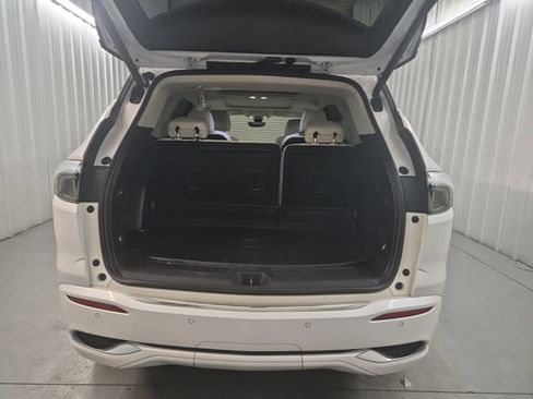 Used 2024 Buick Enclave Avenir w/ Avenir Technology Package image 24
