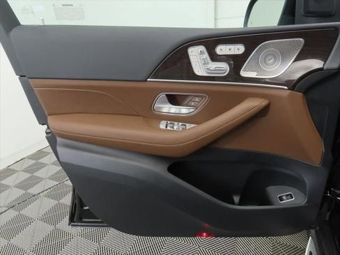 New 2026 Mercedes-Benz GLS 450 4MATIC image 25